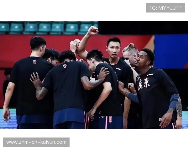 CBA主帅怒摔战术板引发轩然大波：真相背后隐藏的竞技激情与管理智慧